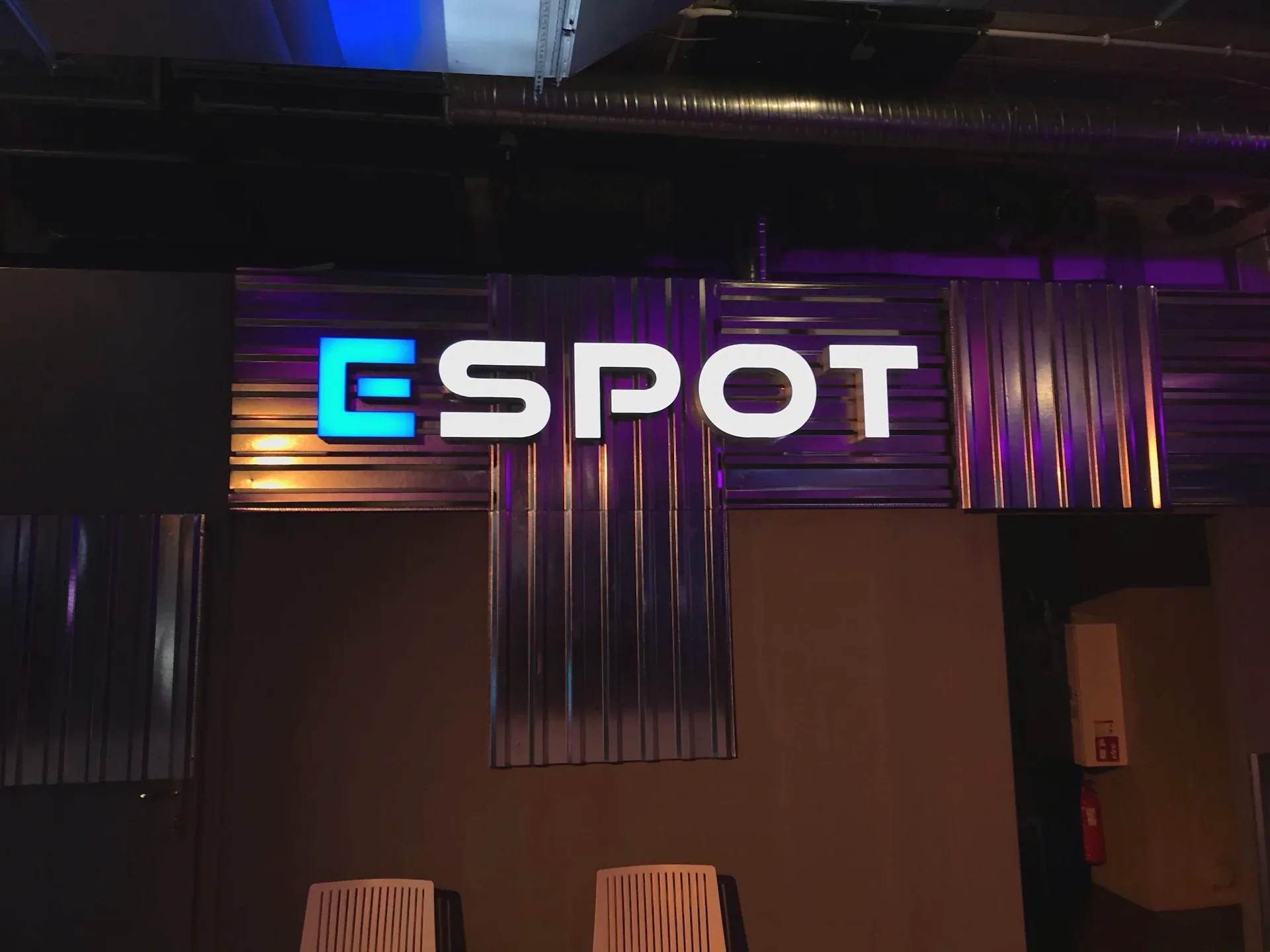 Branding przestrzeni ESPOT