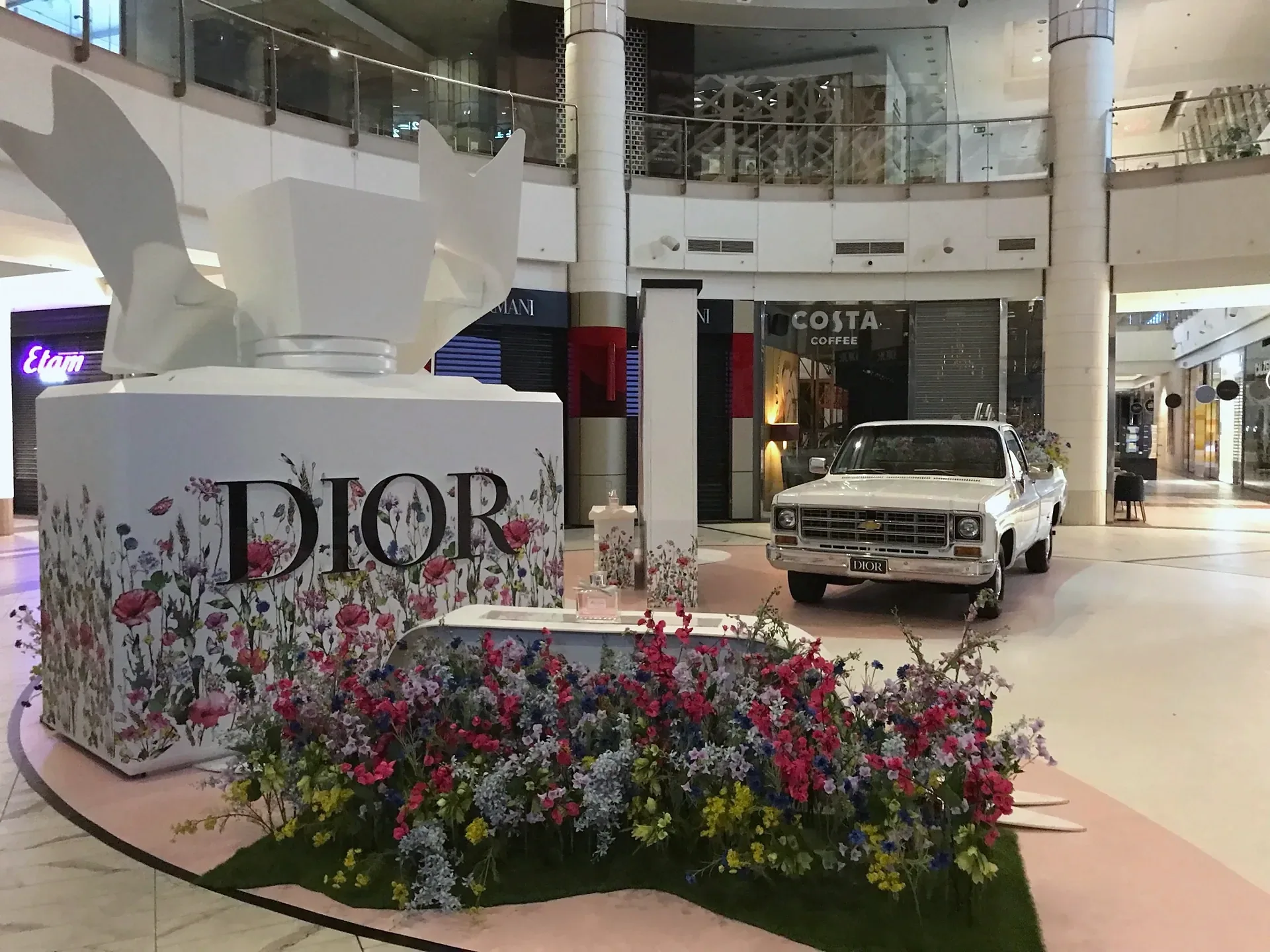 Stoisko reklamowe Dior