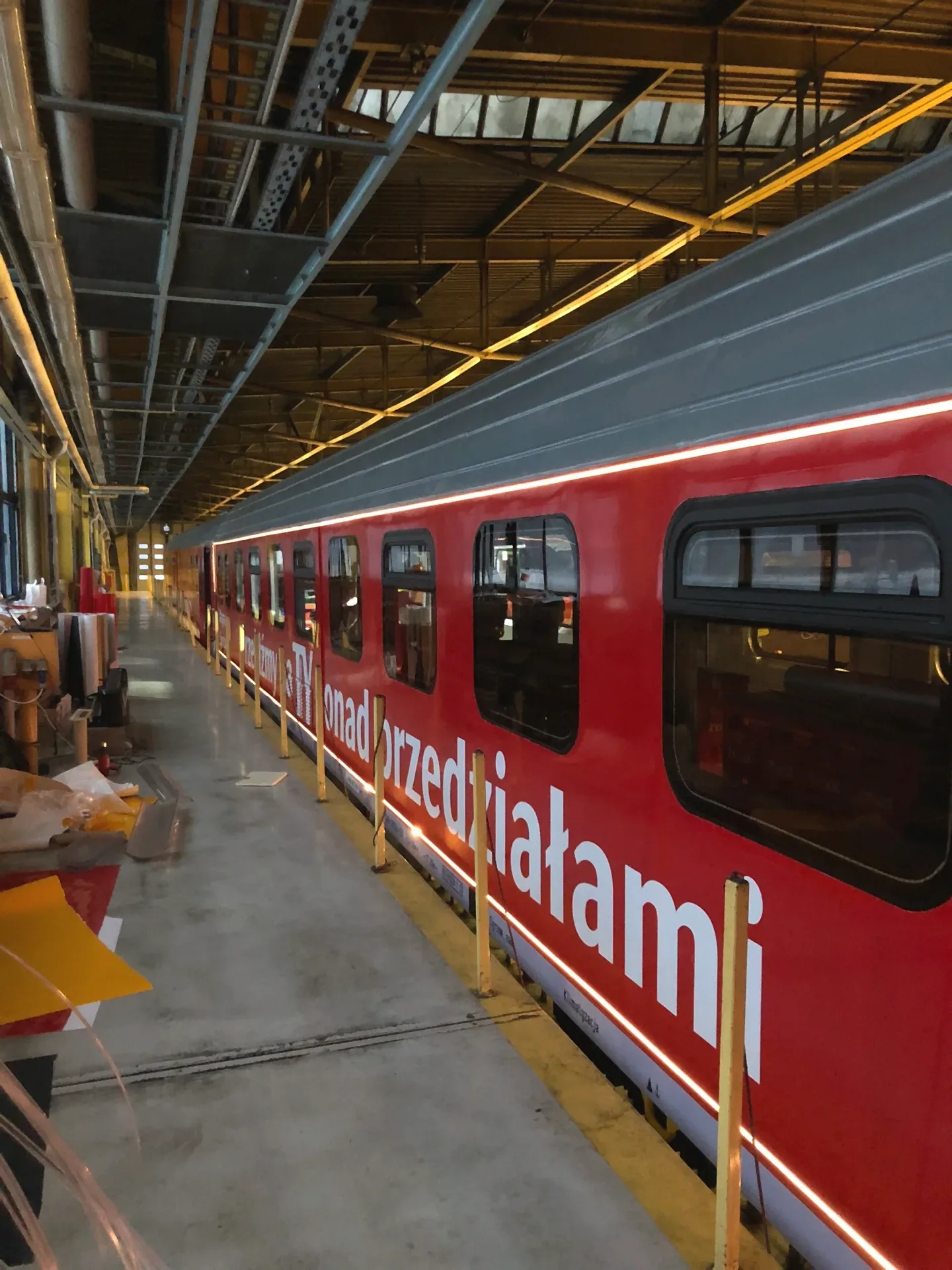 Reklamowe oklejenie wagonu metra