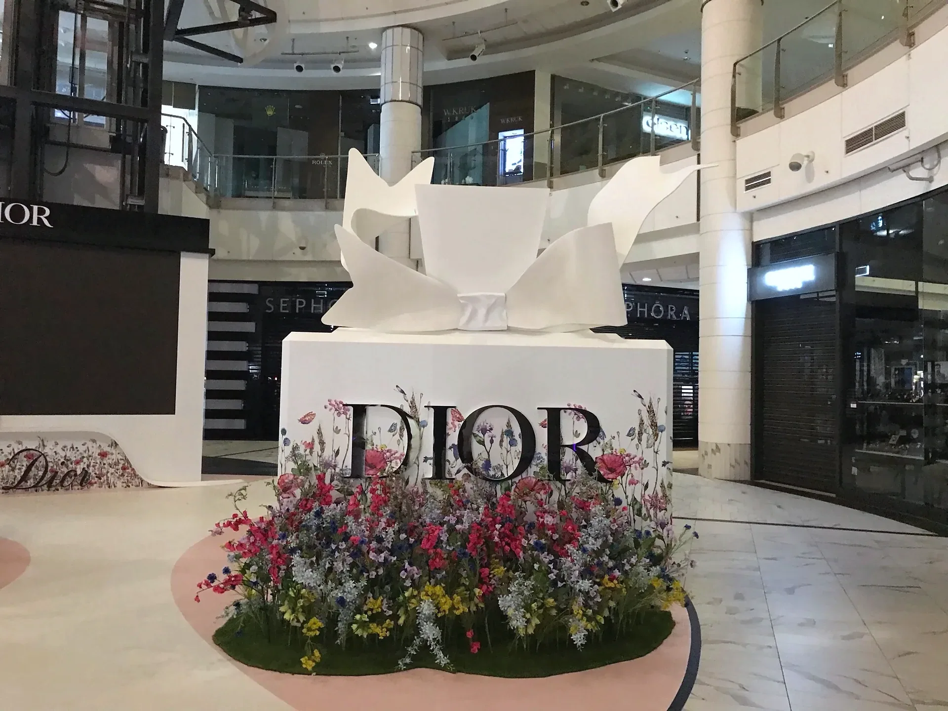 Stoisko reklamowe Dior