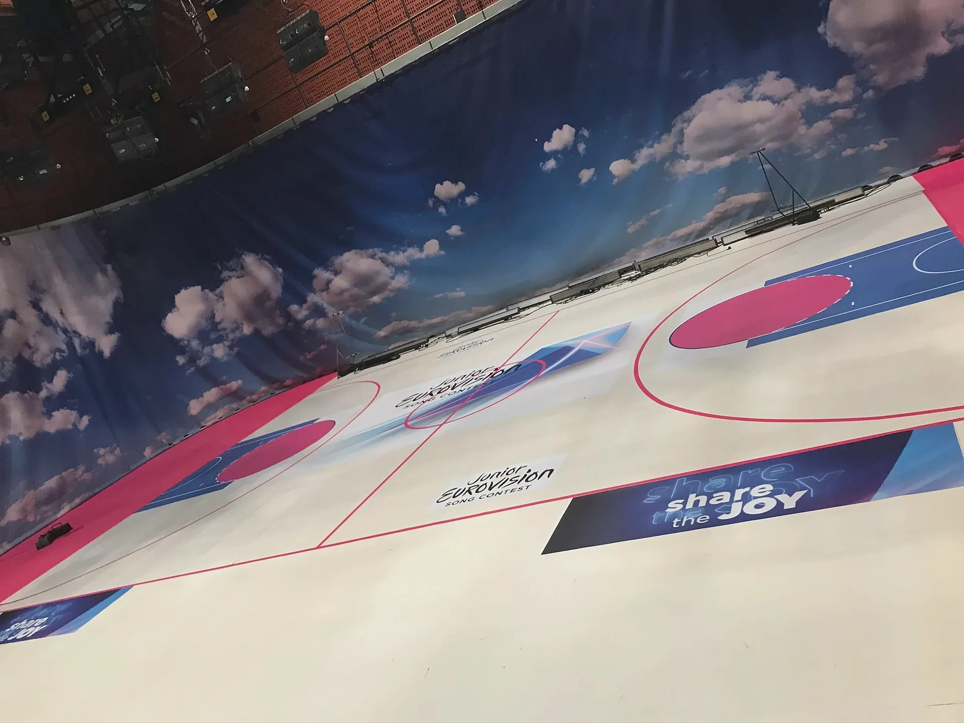 Wielkoformatowy druk podłogowy Junior Eurovision Song Contest — ujęcie 2