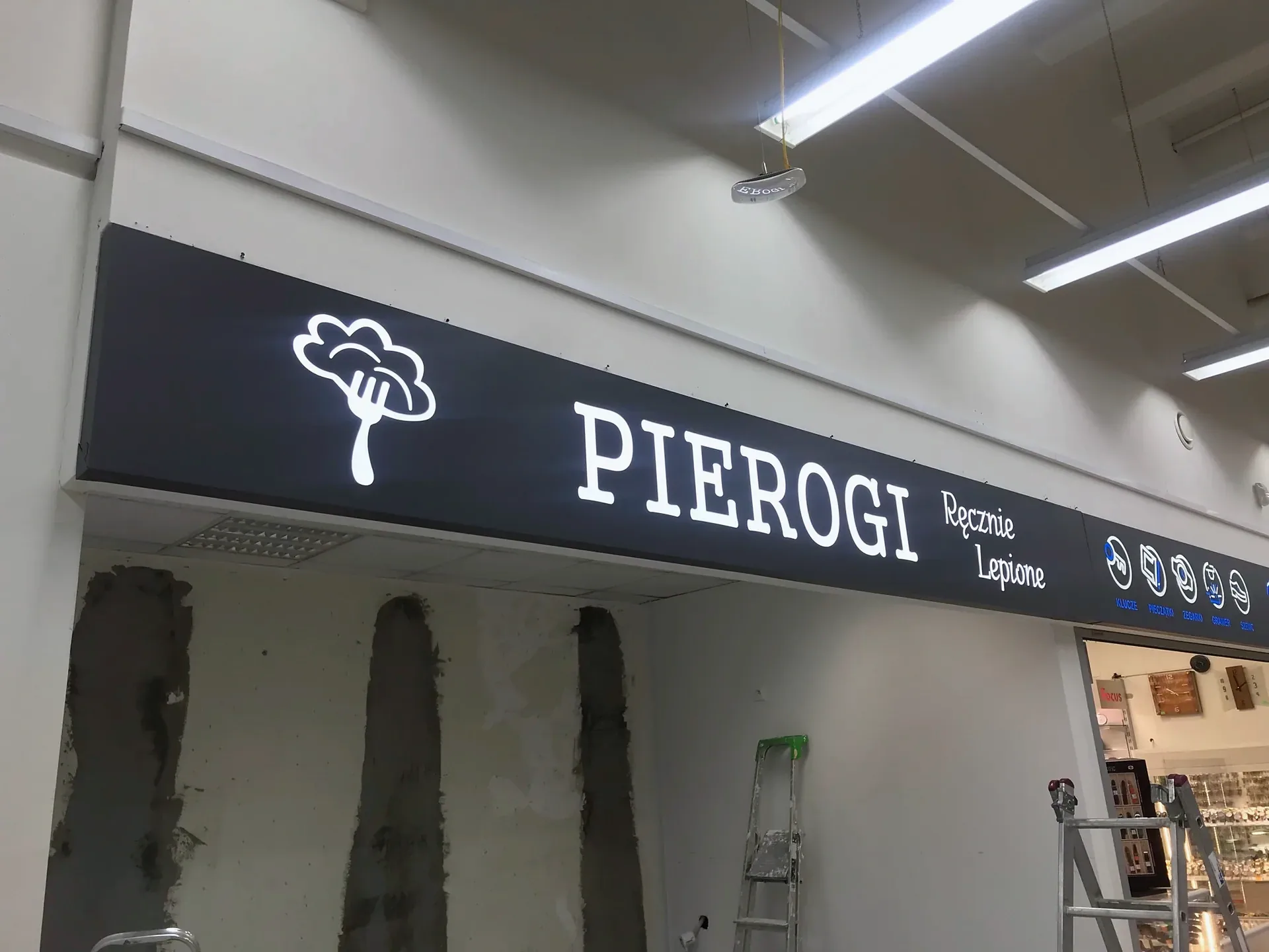 Szyld punktu Pierogi