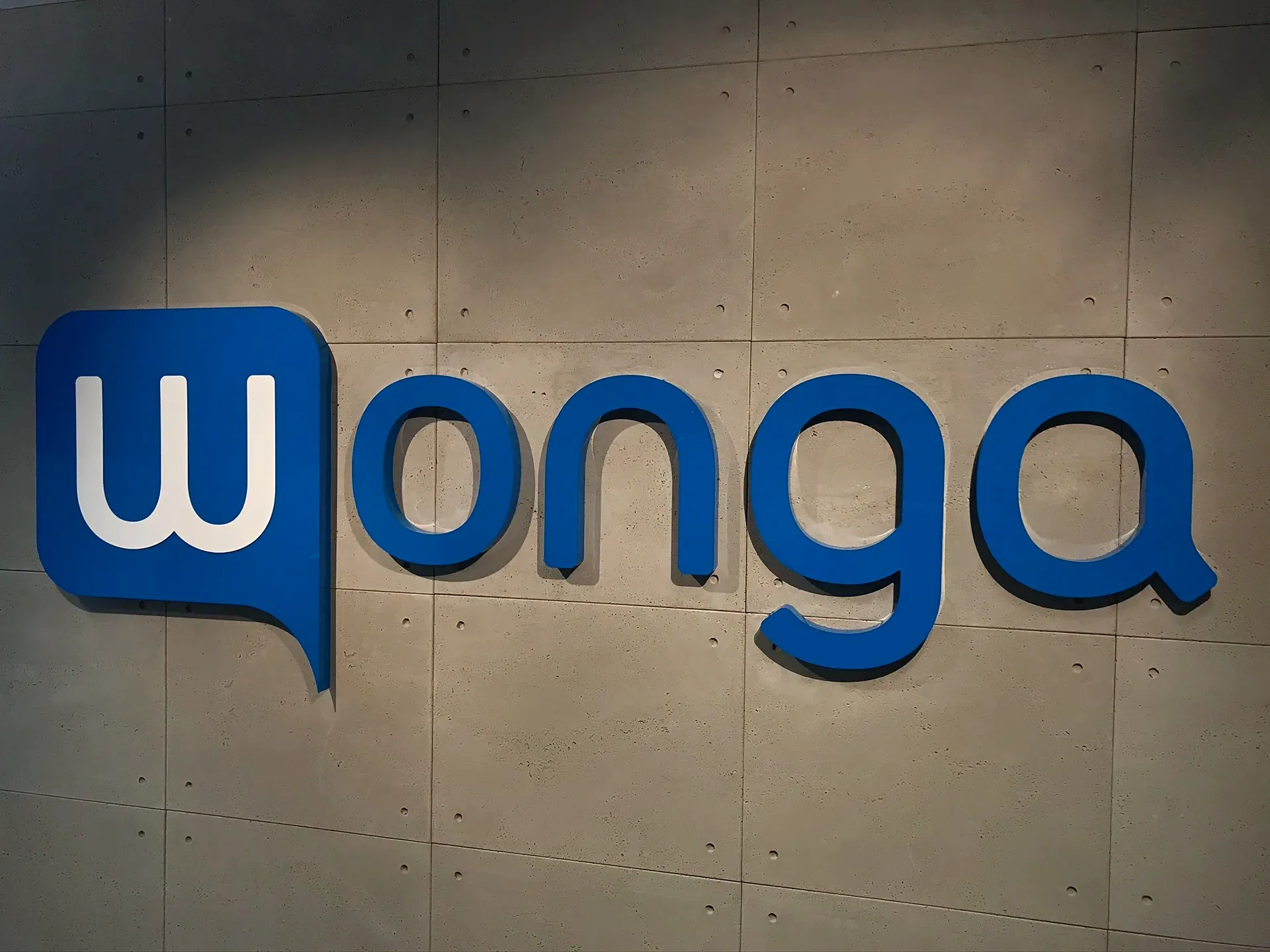 Branding wnętrza Wonga