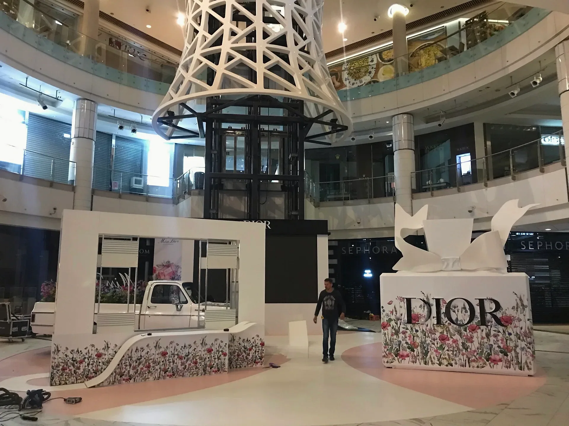 Stoisko reklamowe Dior